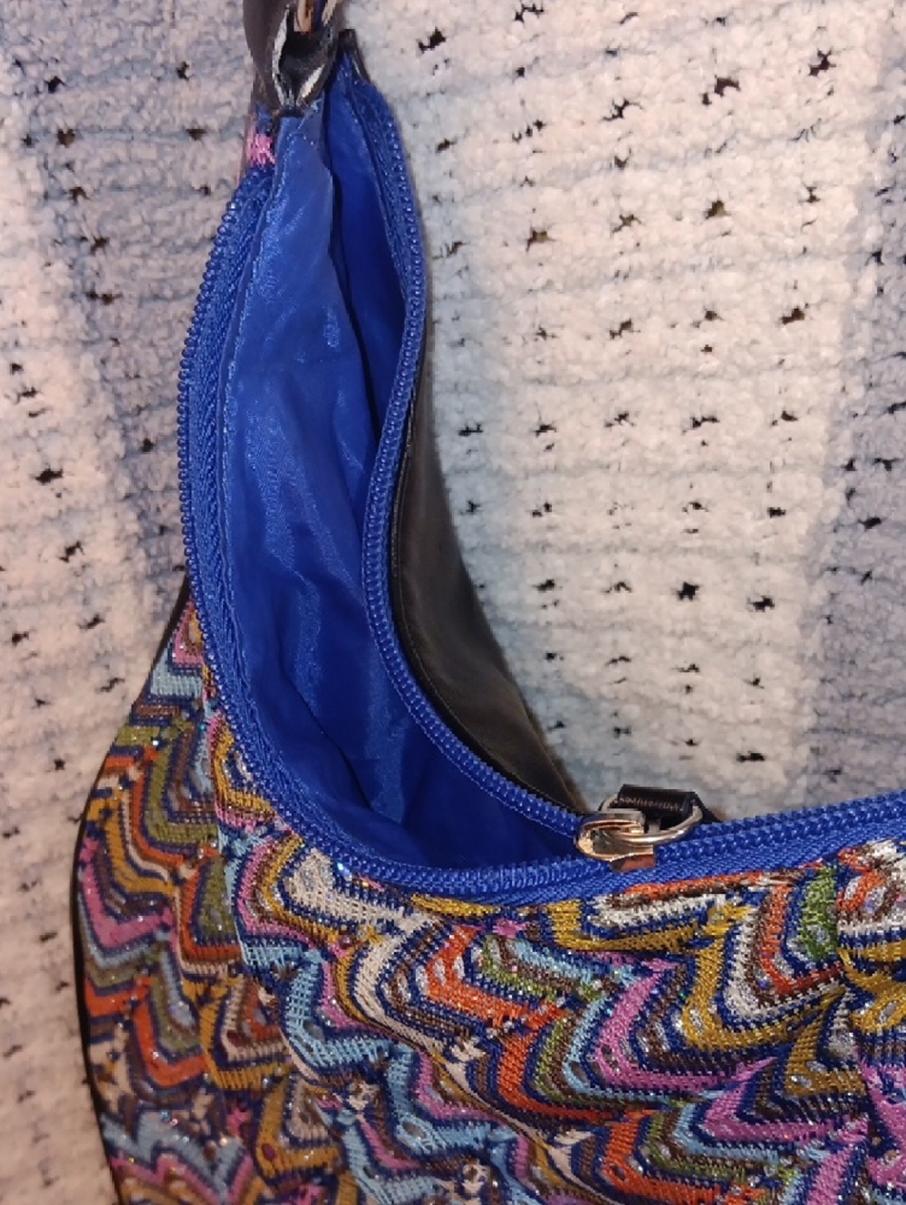 Candie's Multicolor Chevron Hobo Shoulder Bag with Black Trim - Picture 4 of 10